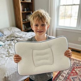 Customer photo — EVERNEL ergonomic kids pillow (36)
