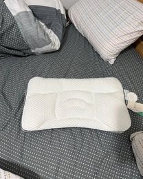 Customer photo — EVERNEL ergonomic kids pillow (4)