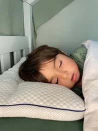 Customer photo — EVERNEL ergonomic kids pillow (27)